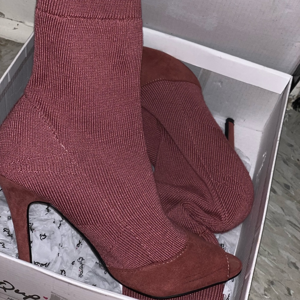 Muva sock heels